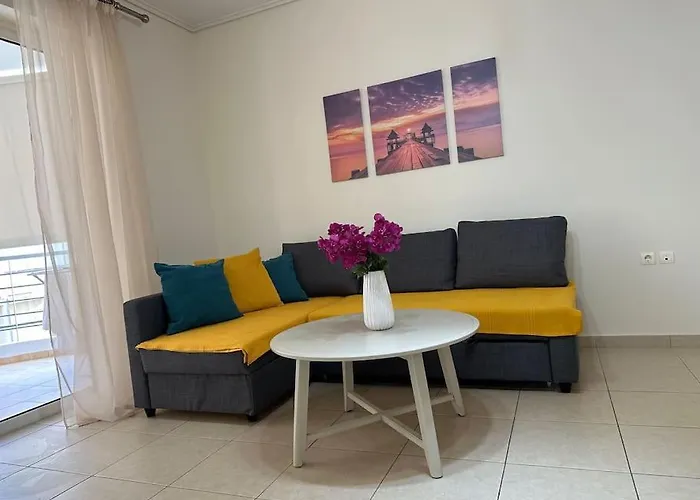Riviera Beach, Seaside Spacious Apt.