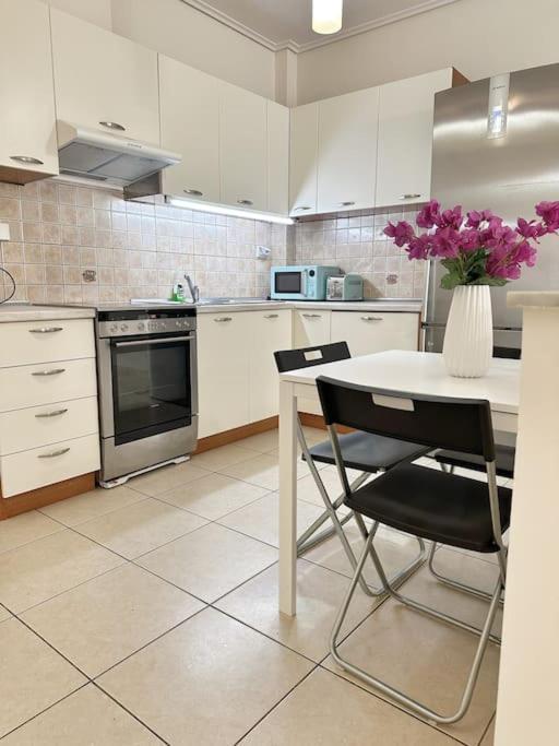 Riviera Beach, Seaside Spacious Apt. Apartment